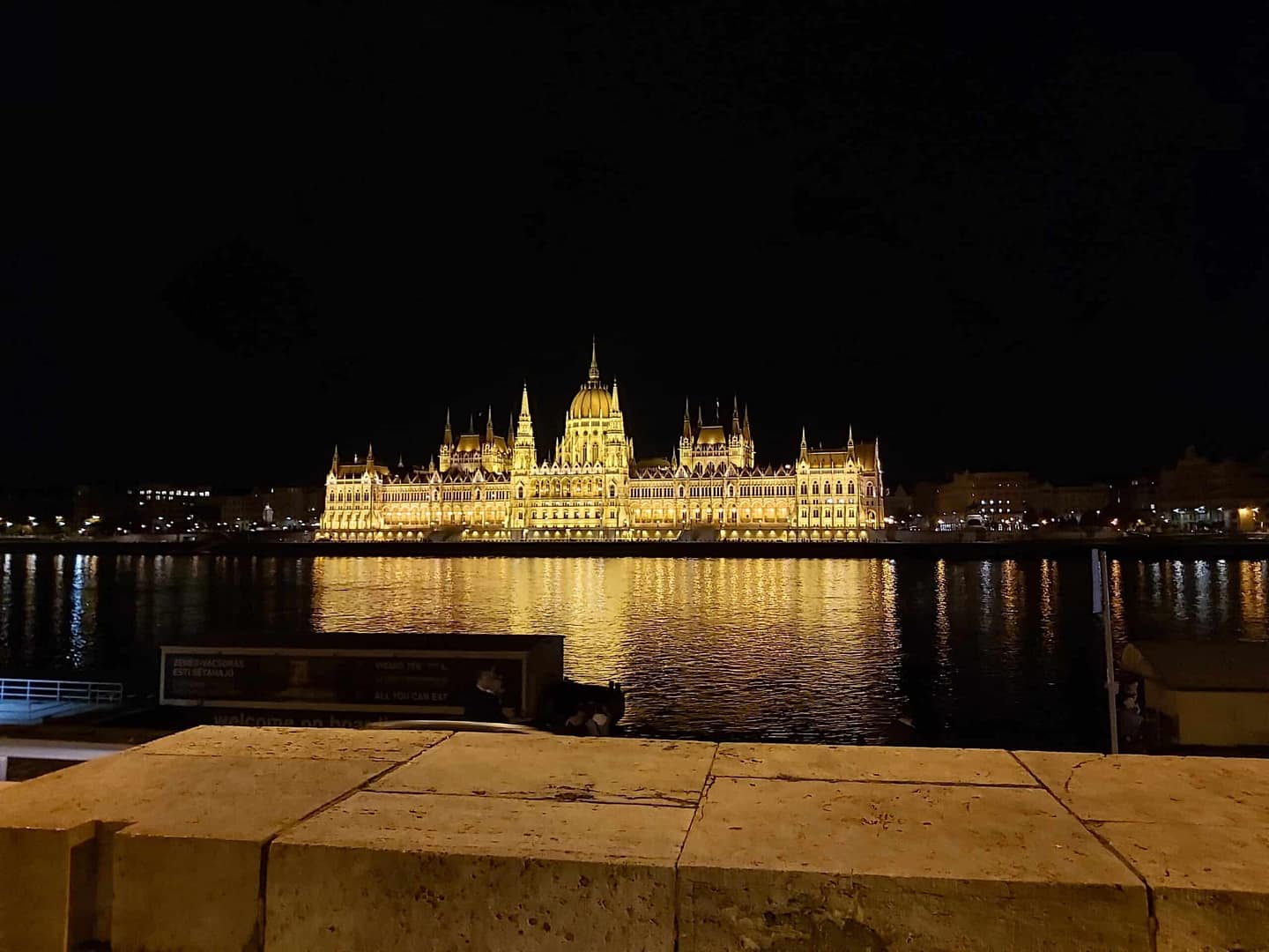 20211022_185123-min Budapest Parliament at night looks stunning