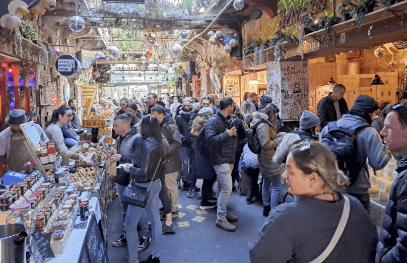 Farmers market in the best Budapest's ruin bar
